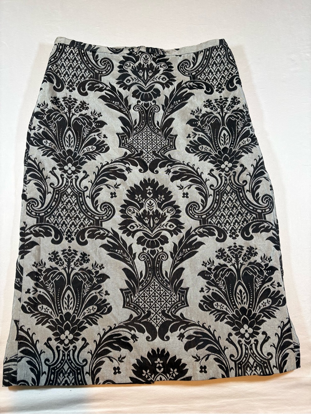 LOFT Ann Taylor Silk Blend Damask Pencil Skirt Size 2 Corporate Goth Grey